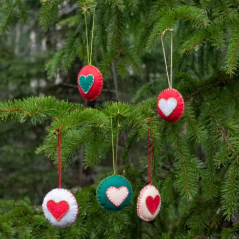 DIY Christmas ornament felt sewing kit (5 mini ornaments) — holiday craft set